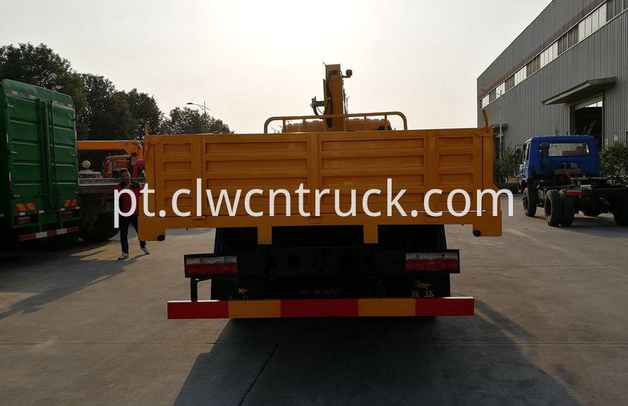 truck mounted crane 5